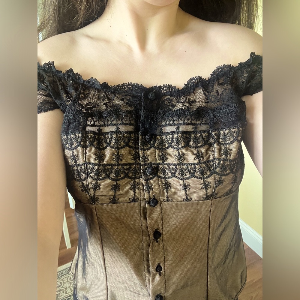 Round Neck Top with Lace details